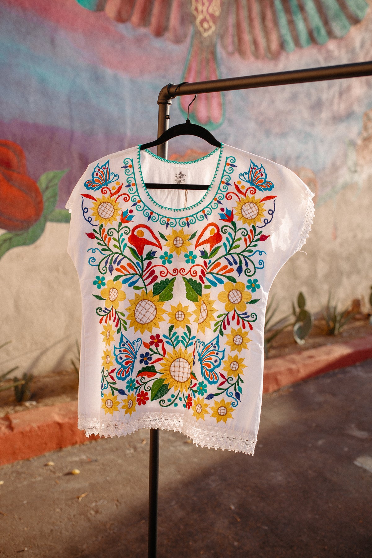 White Huipil Encaje Relleno - Medium