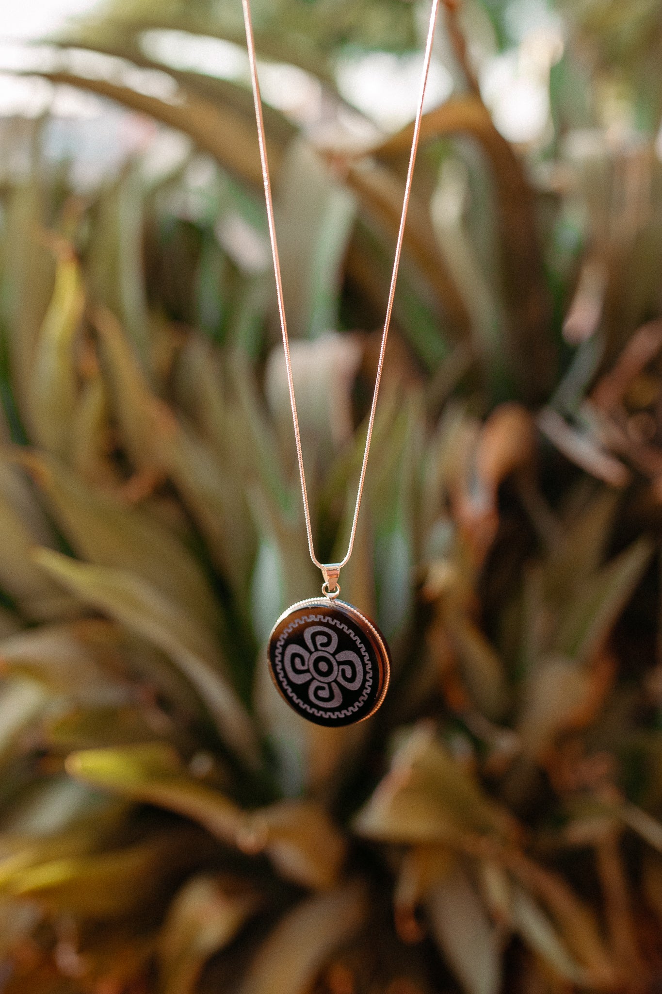 Obsidian Flor Necklace