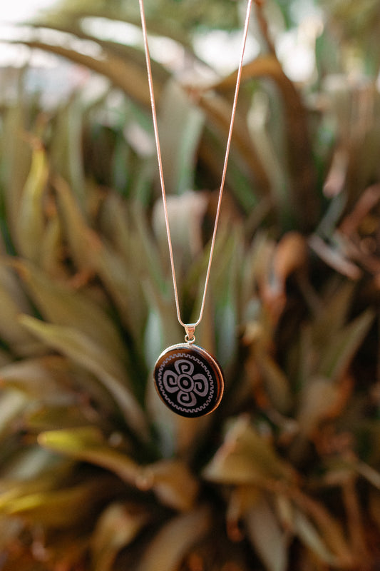 Obsidian Flor Necklace