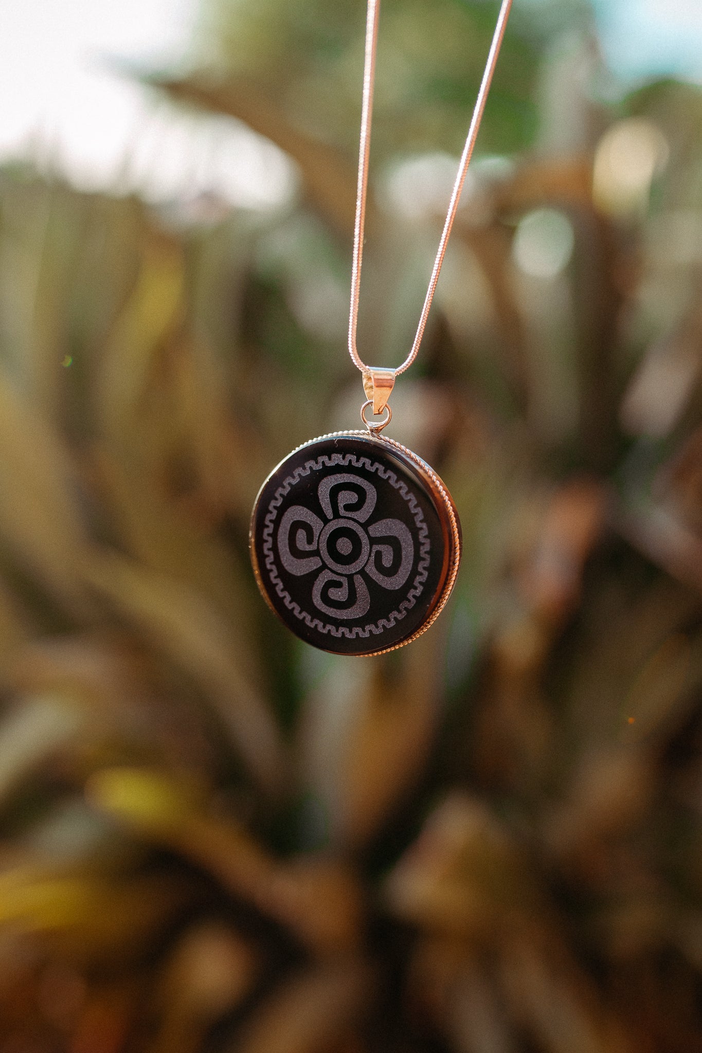Obsidian Flor Necklace