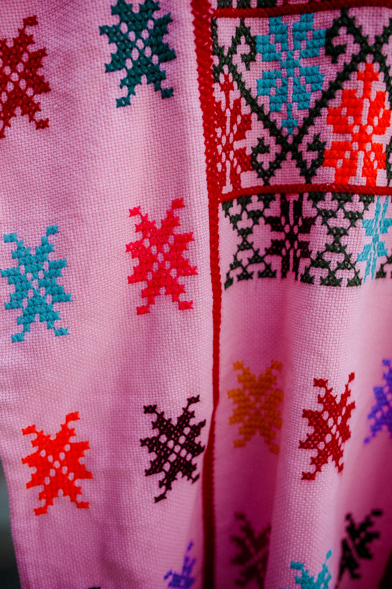Embroidered Huipil de Guerrero Rosita