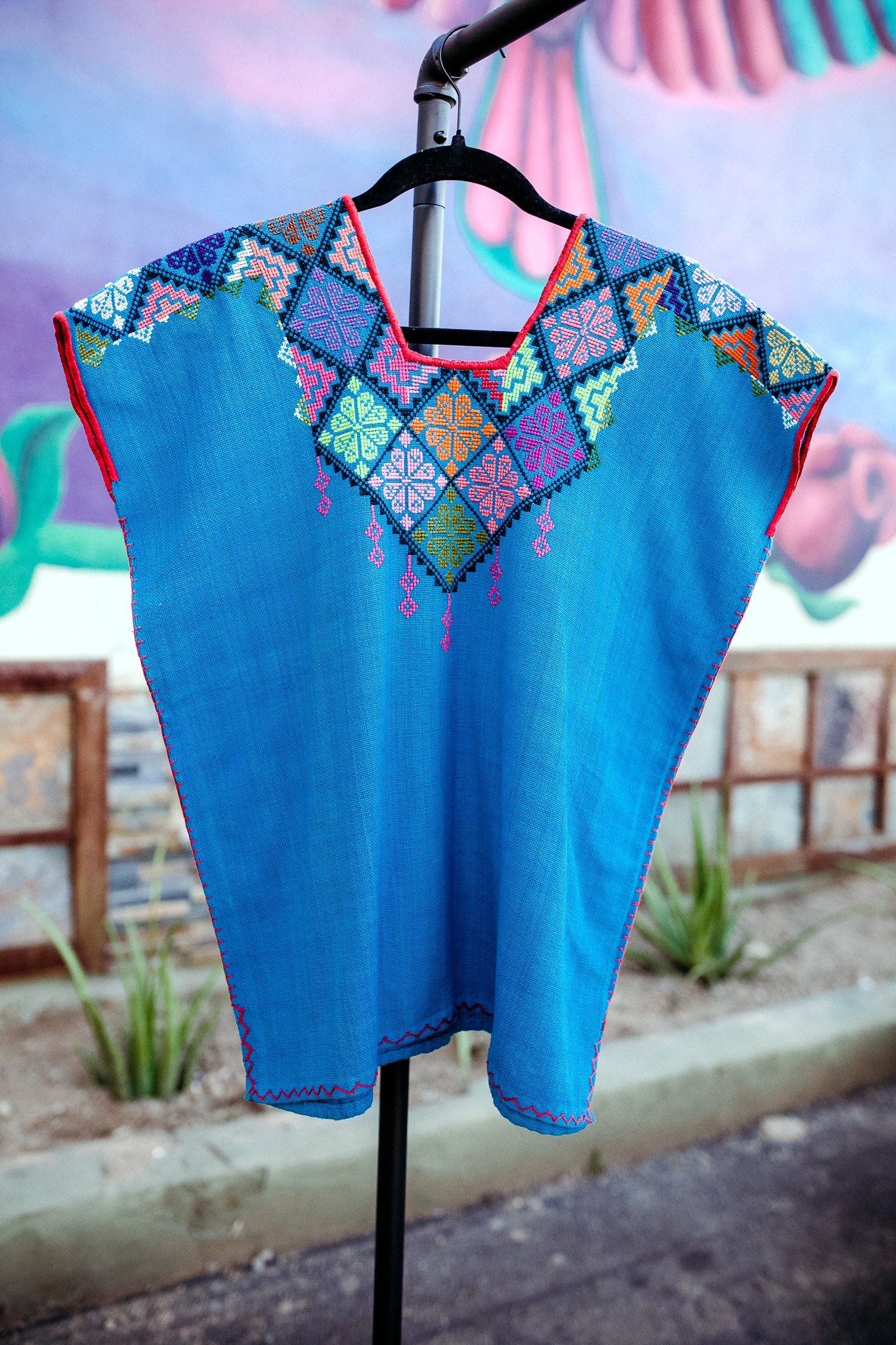 Huanengo Purepecha - Grecas Multicolor en Tela Azul